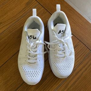 APL WHITE SNEAKERS